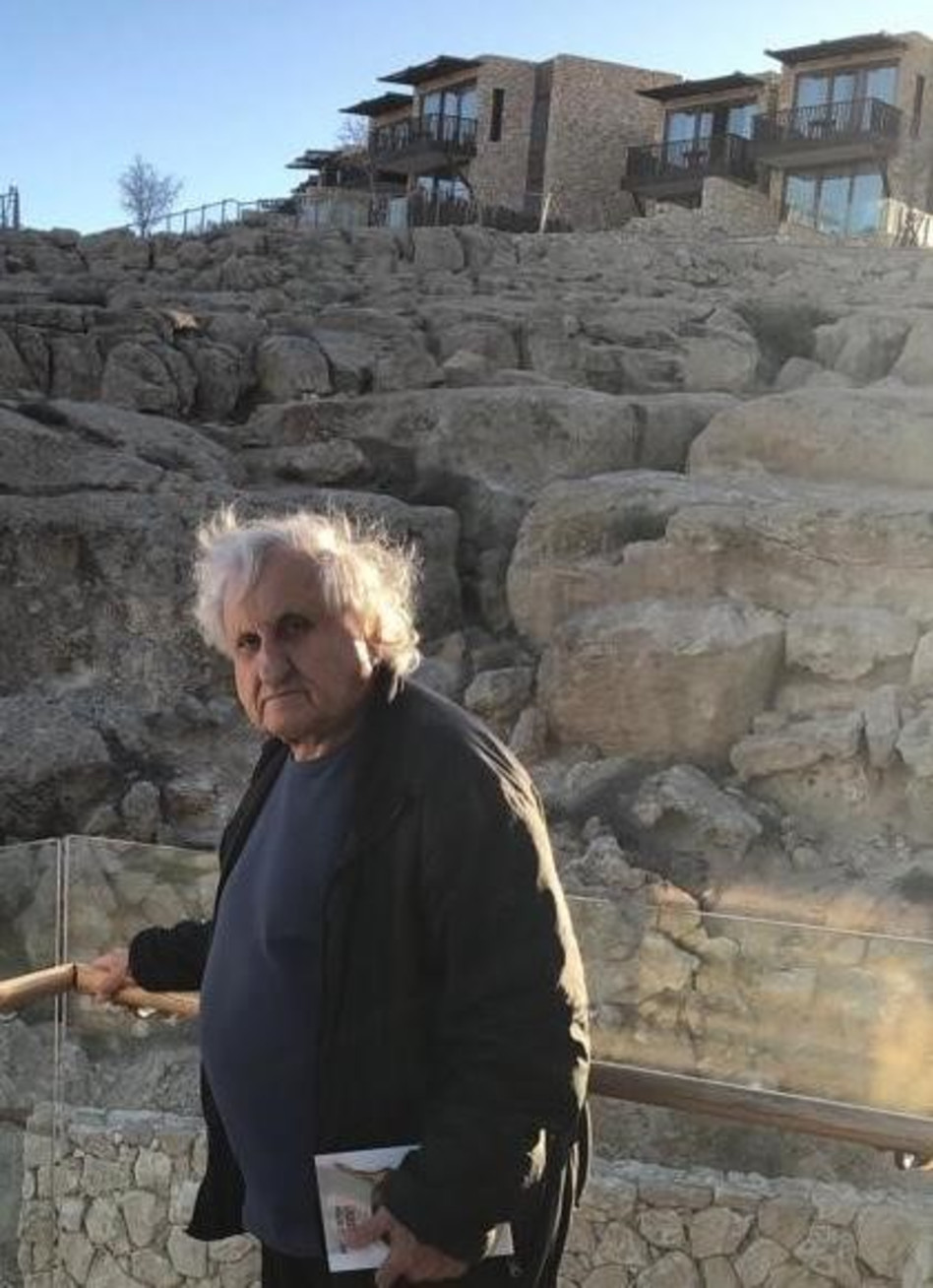 א.ב יהושע (צילום: יחצ ישרוטל)