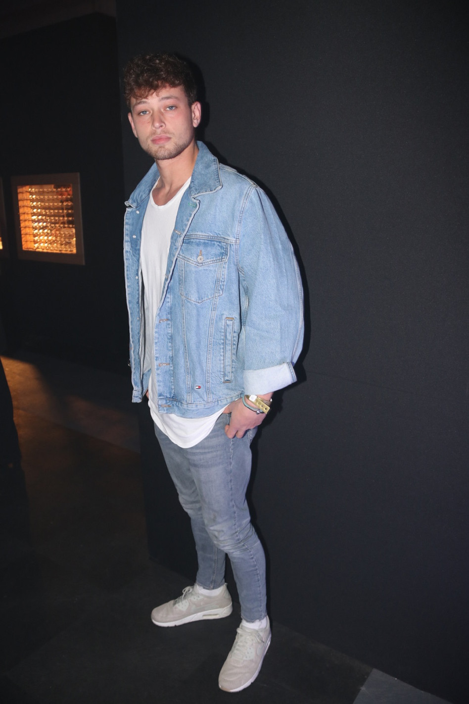 ירד בחדר העריכה. און רפאלי (צילום: ניר פקין)