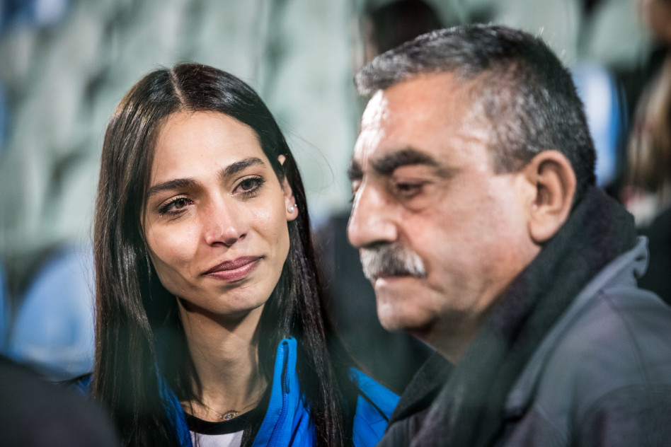 התפייסו אחרי נתק של שנים בזכות ההשתתפות בגולסטאריות. אבו חנא ואביה. (צילום: אוהד קב)