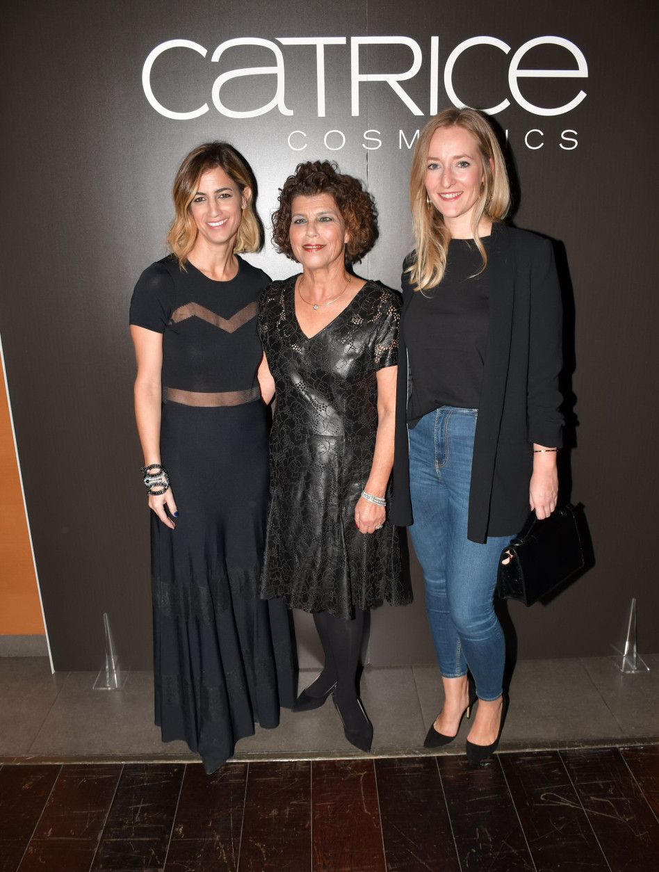 קתרינה שטרוק, ניצה בילט ויעל צין-בילט  (צילום: אביב חופי)