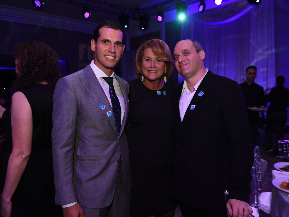 ניב אלכסנדר, אורלי אלכסנדר ואלון אלכסנדר (צילום: WorldRedEye)