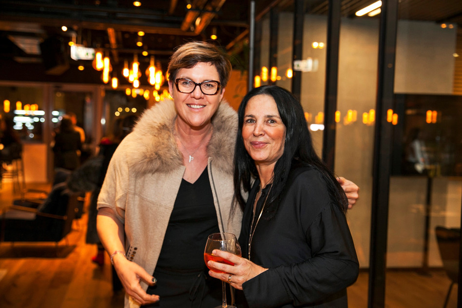 גלית בן שמחון ופיונה דרמון (צילום: שי גבריאלי)