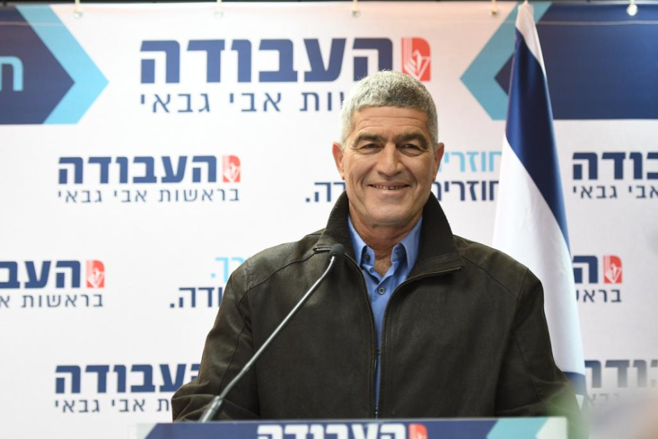 טל רוסו במסיבת העיתונאים (צילום: אבשלום ששוני)