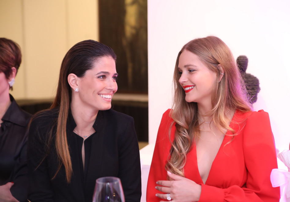 צחוקים. אסתי גינזבורג וקורל סימנוביץ' (צילומים: סיון פרג')