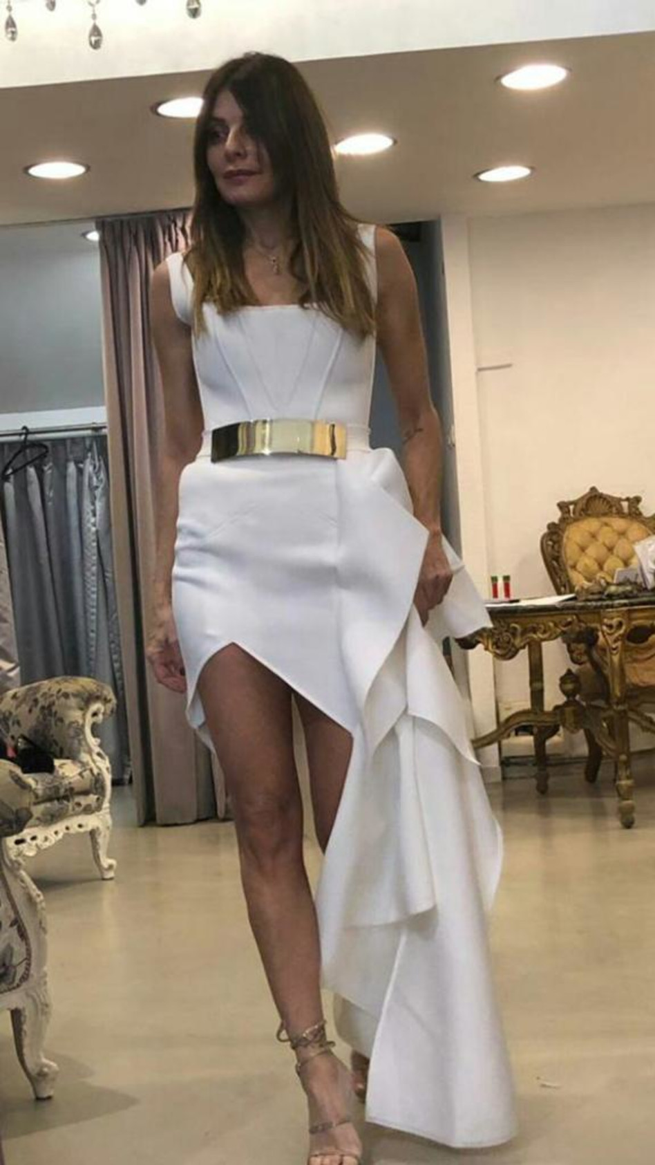 השמלה שתוכננה. אביבה תבורי (צילום: אפרת קליג)