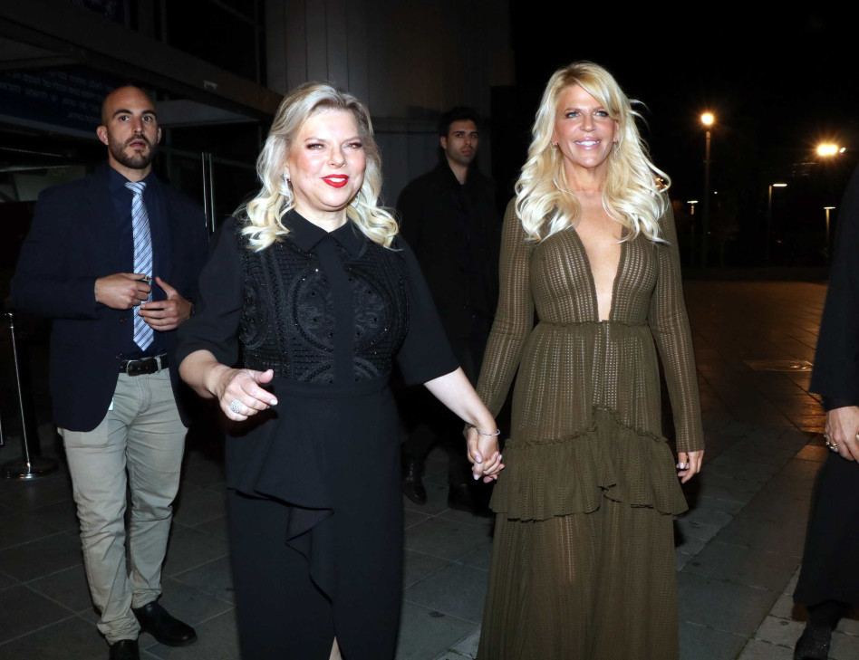 סנדרה רינגלר והבסטי שרה נתניהו (צילום: אמיר מאירי)