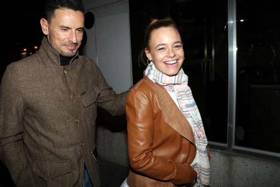 נשיקות וחיבוקים