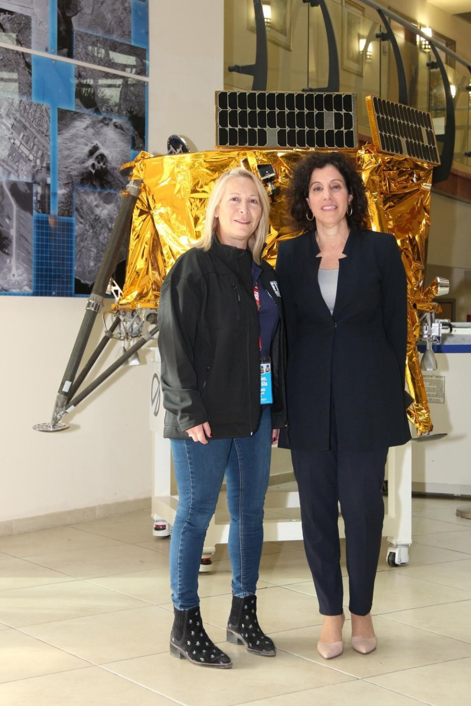 ענבל קרייס וגילה אמיר-כליפי (צילם: מיכאל וינרסקי)