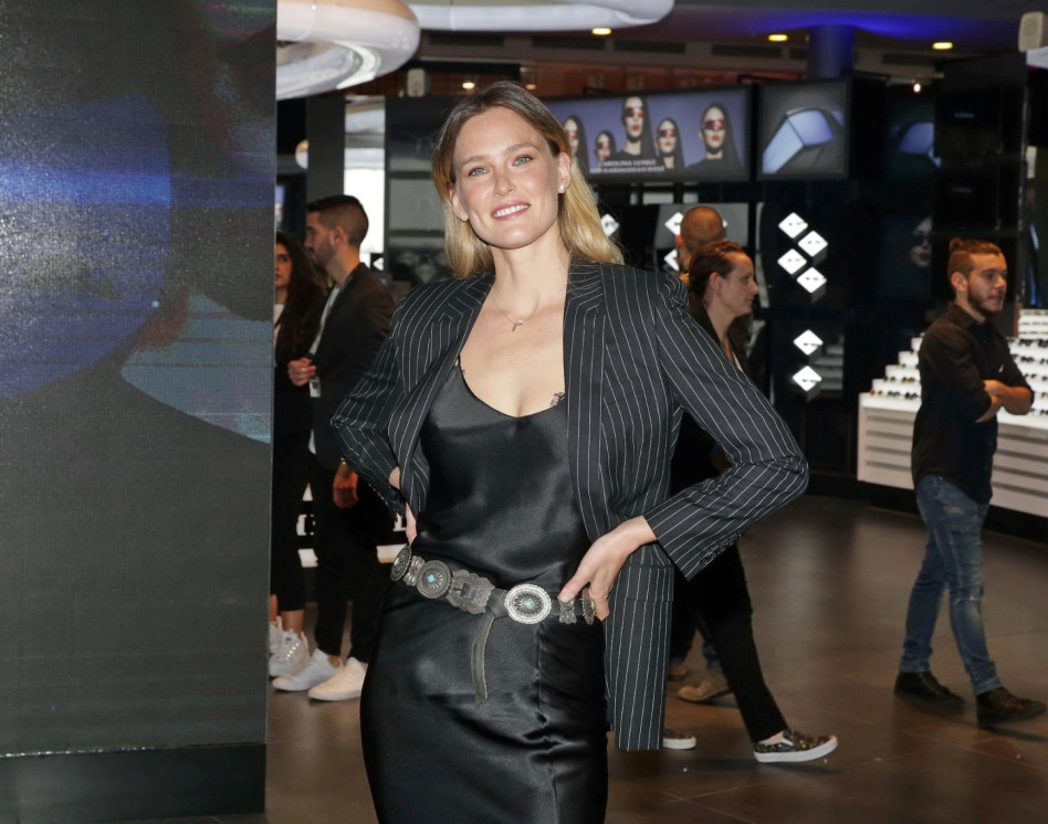 משדרת עסקים כרגיל. בר רפאלי (צילומים: שוקה כהן)