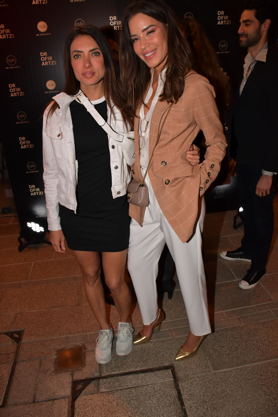 גירל פאוור. נטלי דדון ואירה דולפין