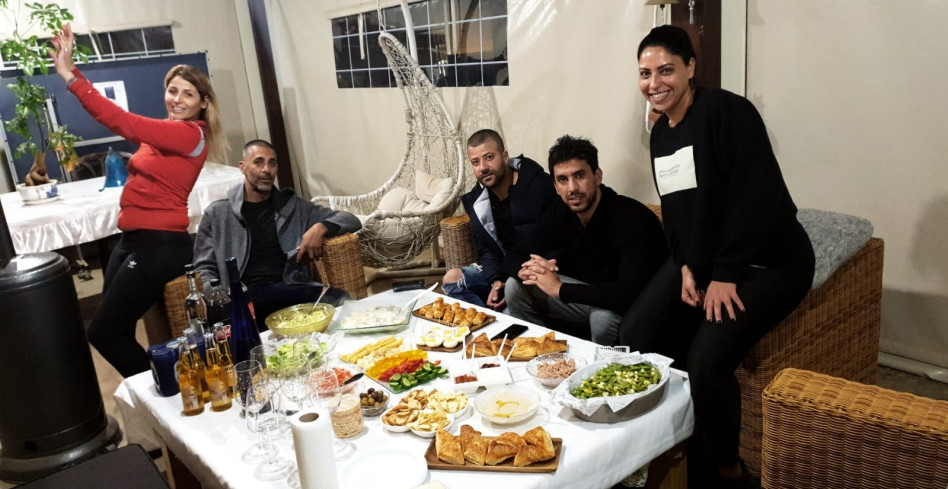 לפני הפיצוצים. יוגב וחבריו (צילום: ליאת אלקיים)