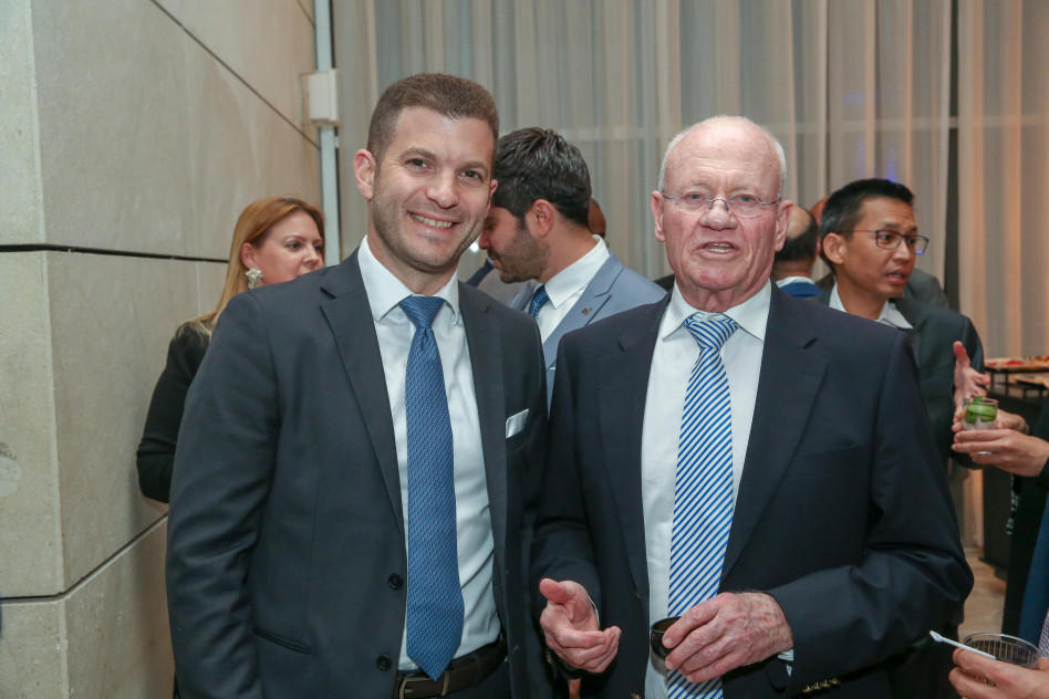 דני יתום ואביעד מצא