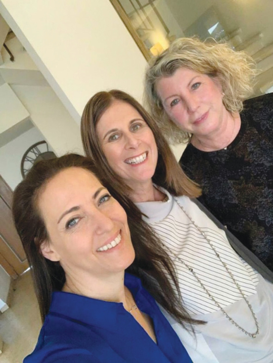 אורית אשכנזי, רויטל גנץ וליהיא לפיד (צילום: פייסבוק)