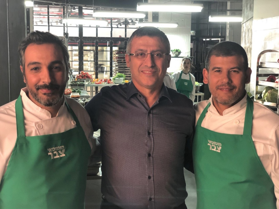 גיא עמיר, אבי בן אסאייג וחנן סביון (צילום: מנו קדוש)