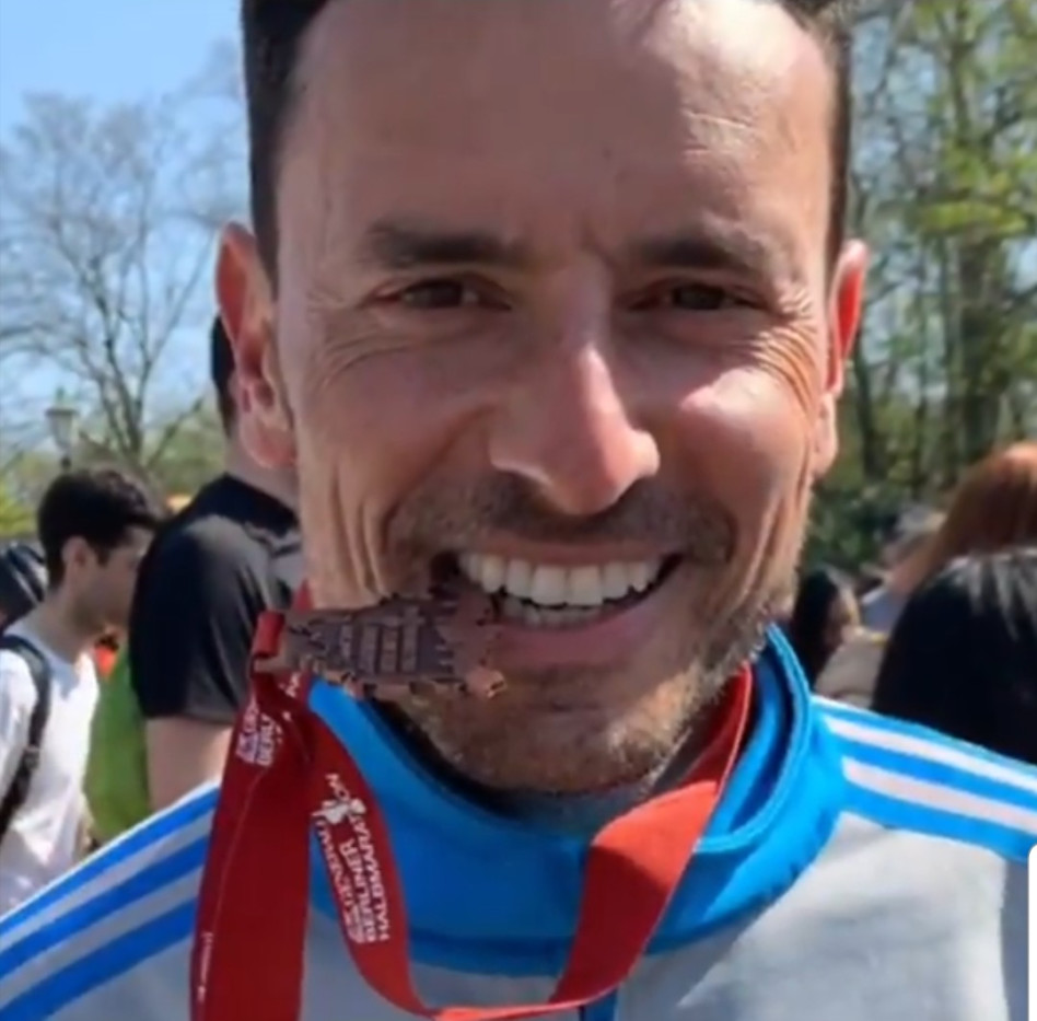 אלוף! גיא זוארץ (צילום: אינסטגרם)