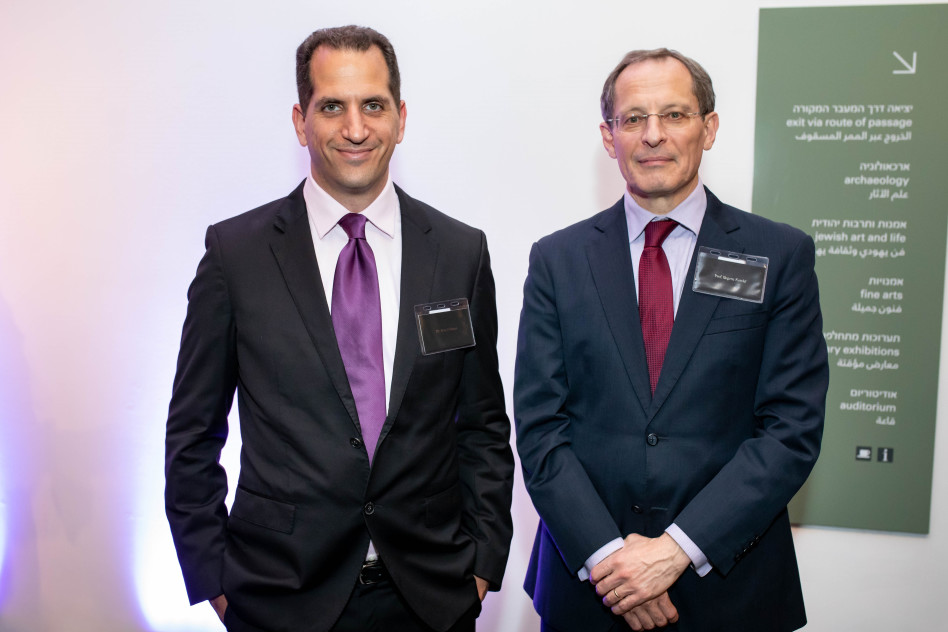  פרופ' יוג'ין קנדל ודניאל שנער 