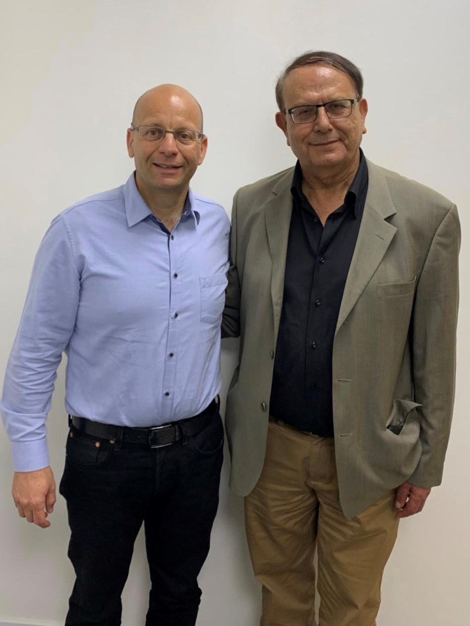 סימון אלפסי וקובי הבר (צילום: יח"צ / ביטוח ישיר)