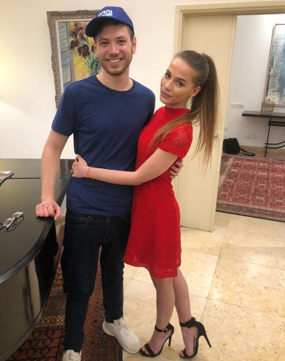 בימים יפים יותר. יאיר נתניהו וסטפני חזניוק (צילום: אינסטגרם)