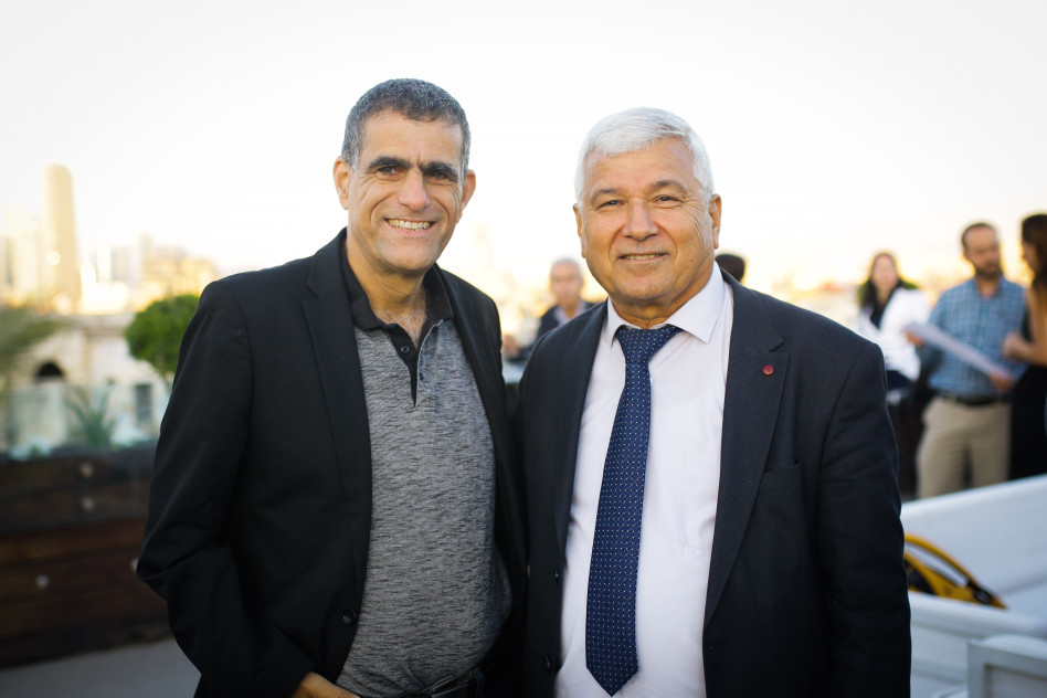 ת'אבת אבו-ראס ומוסי רז