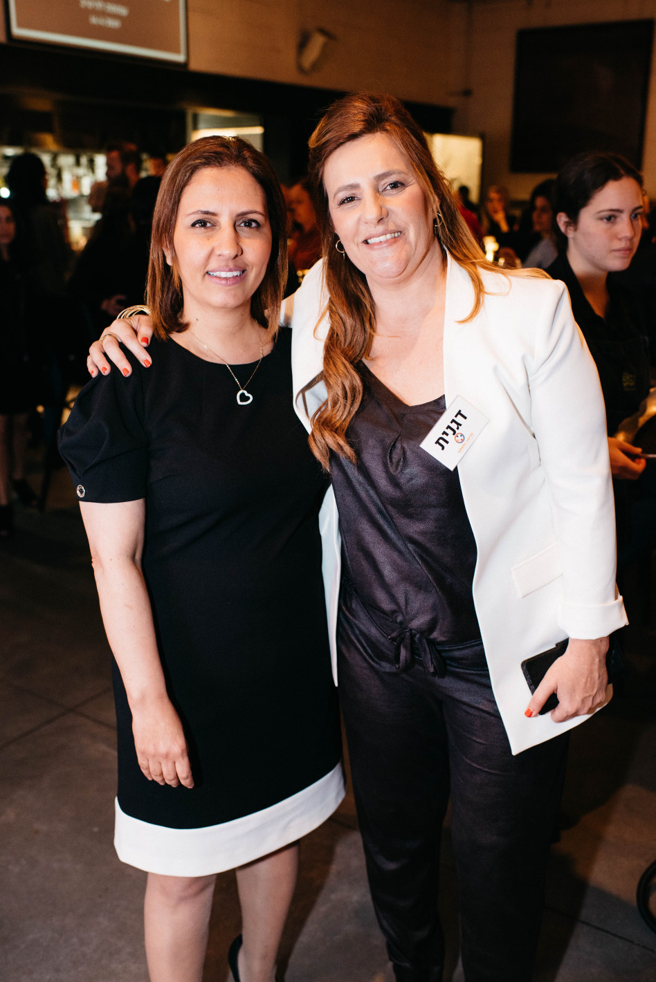 דגנית בידרמן וגילה גמליאל (צילום: תמיר דוידוב)