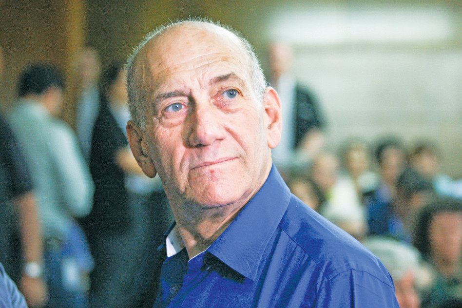 Ehud Olmert (Photo: Ami Shumen)