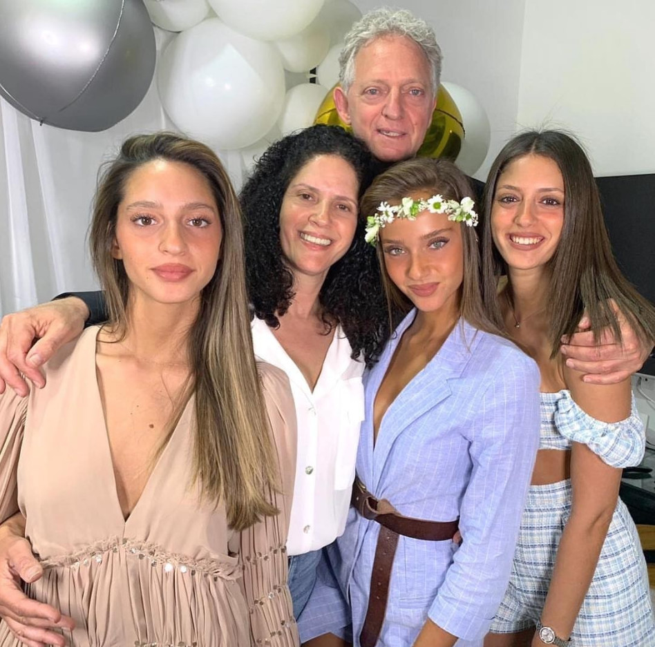 משפחת אלחמיסטר בהרכב מלא