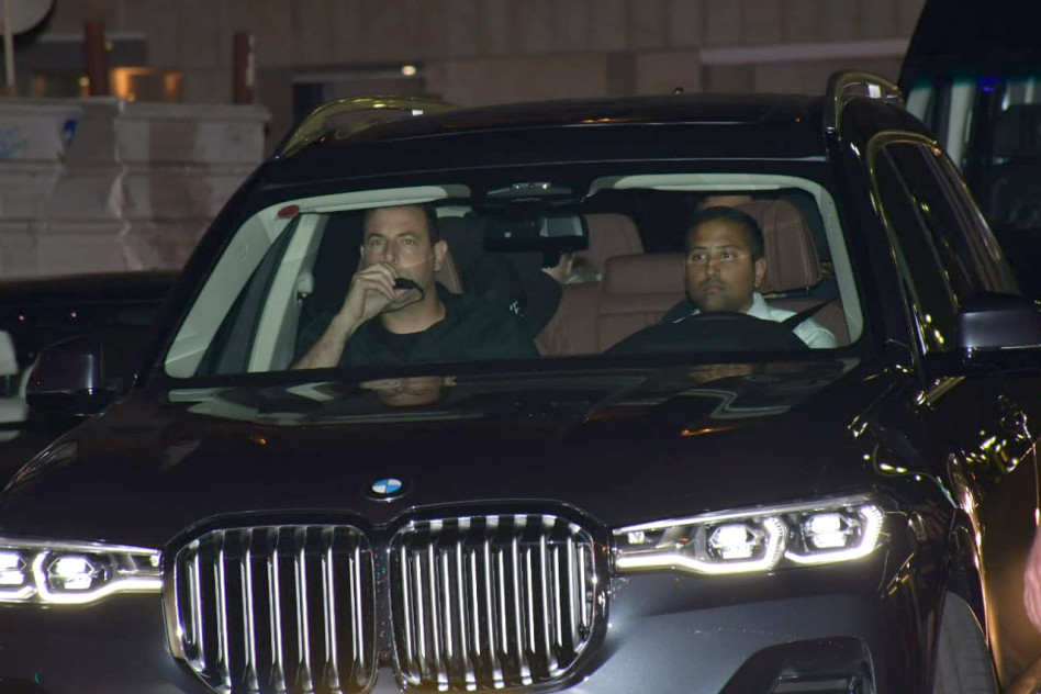 בין עדר של צלמים. מדונה (צילומים: אביב חופי)