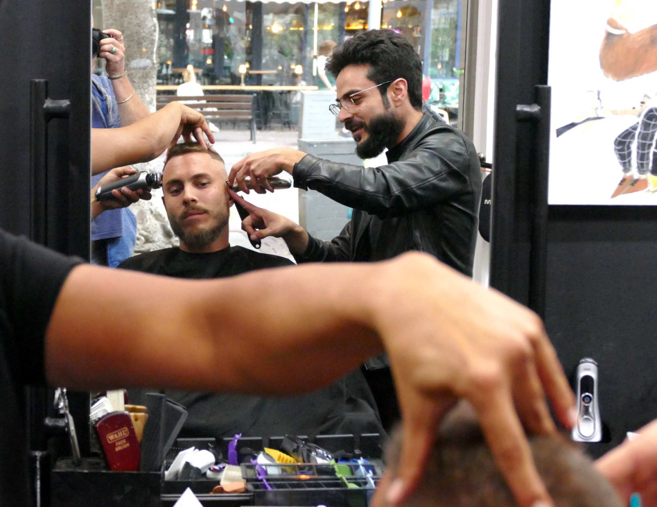 לא פחות משני ספרים וארבע ידיים