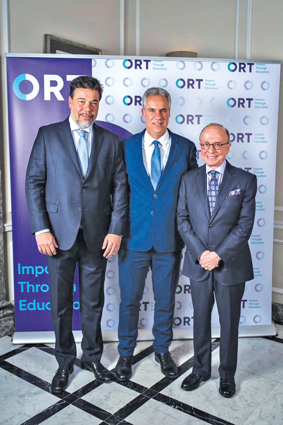 ג'איילס ושות (צילום: black ezra photography)