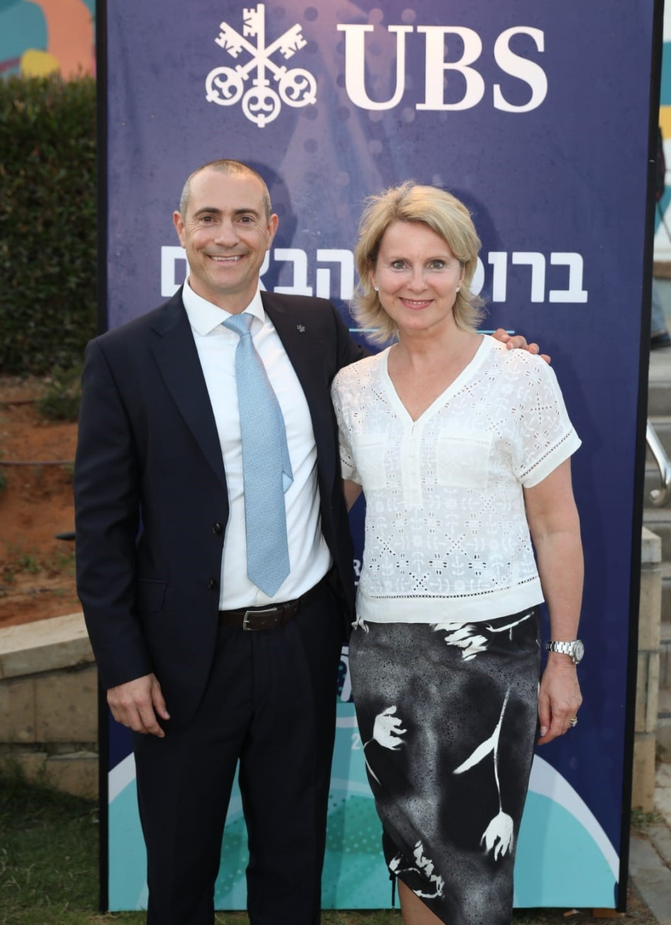 הלאונג' אריסון חוגגת את פתיחת יריד "צבע טרי" | TMI