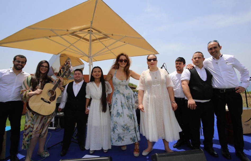 בתיה עופר ולהקת שלוה