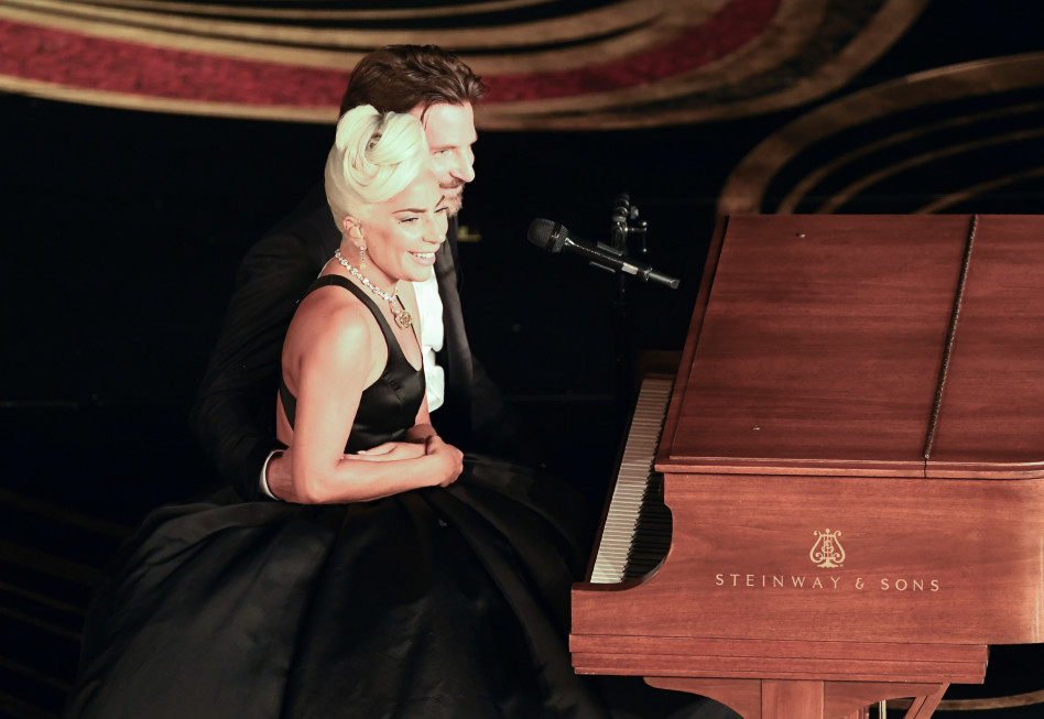 כימייה מטורפת. קופר וליידי גאגא (צילום:VALERIE MACON/AFP/Getty Images)