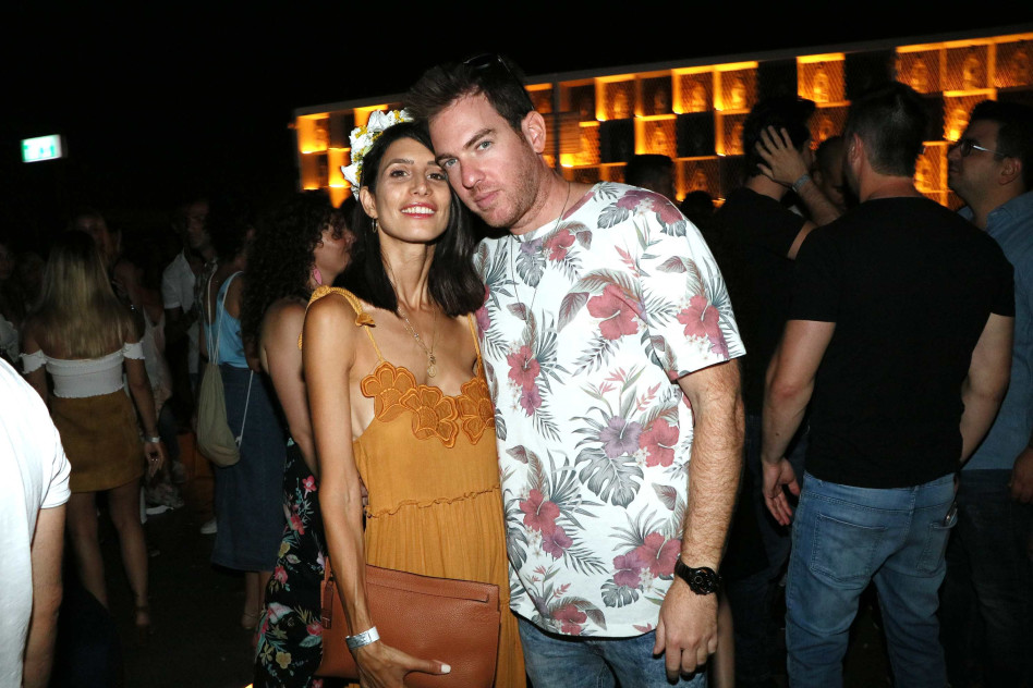 צמודים וחמודים. ליאור לביא ושרונה מרלין (צילומים: אמיר מאירי)