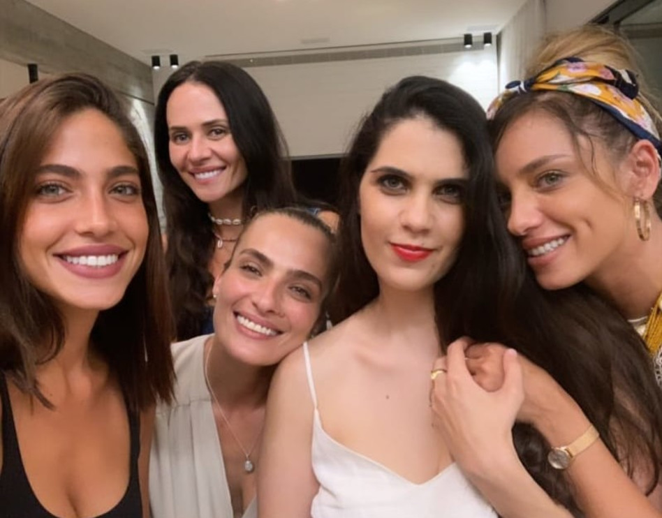 חוגגות. שירן סנדל, הדס מוזס ואילנית, דניאל ומרינה