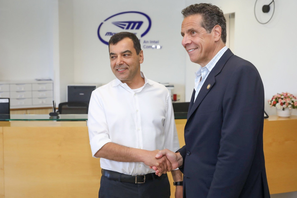 אנדרו קומו ואמנון שעשוע (צילום: יחצ מושל ניו יורק)