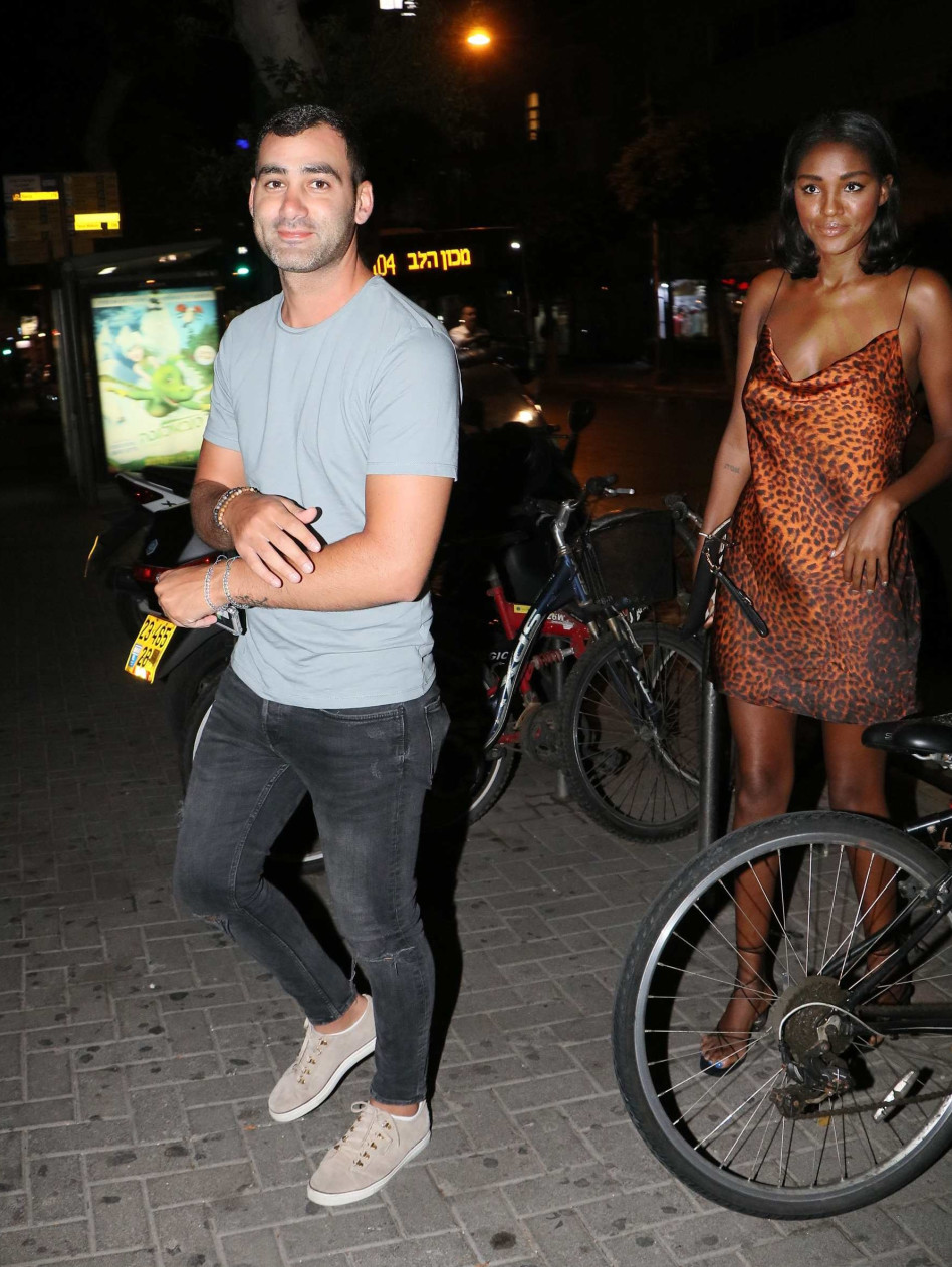 דייט לוהט. טיטי איינאו