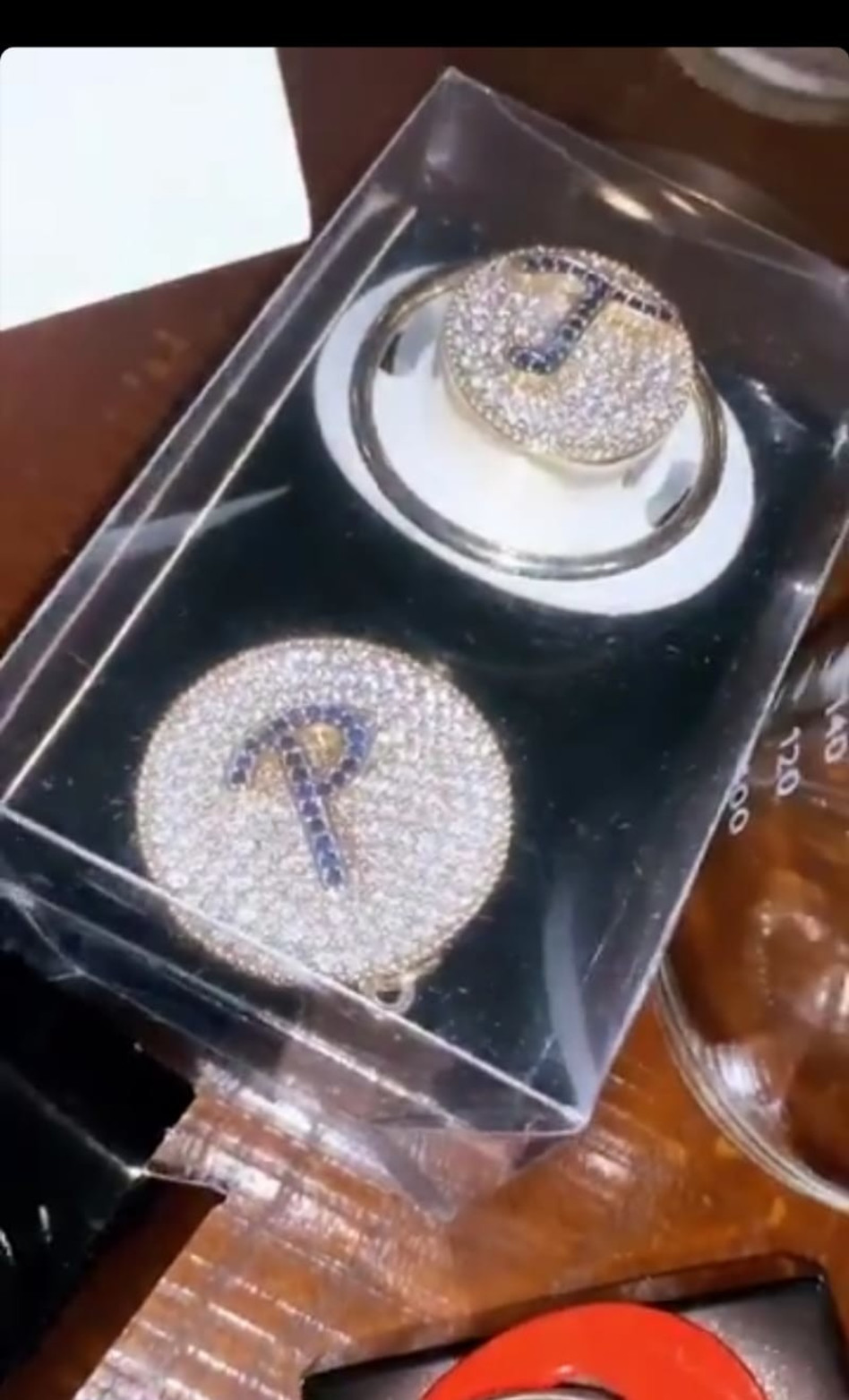 מוצצים מותאמים