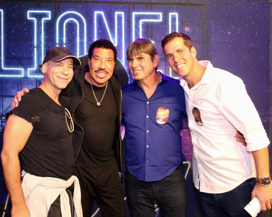 החבורה המאושרת (צילום: באדיבות עופר מנחם תקשורת)