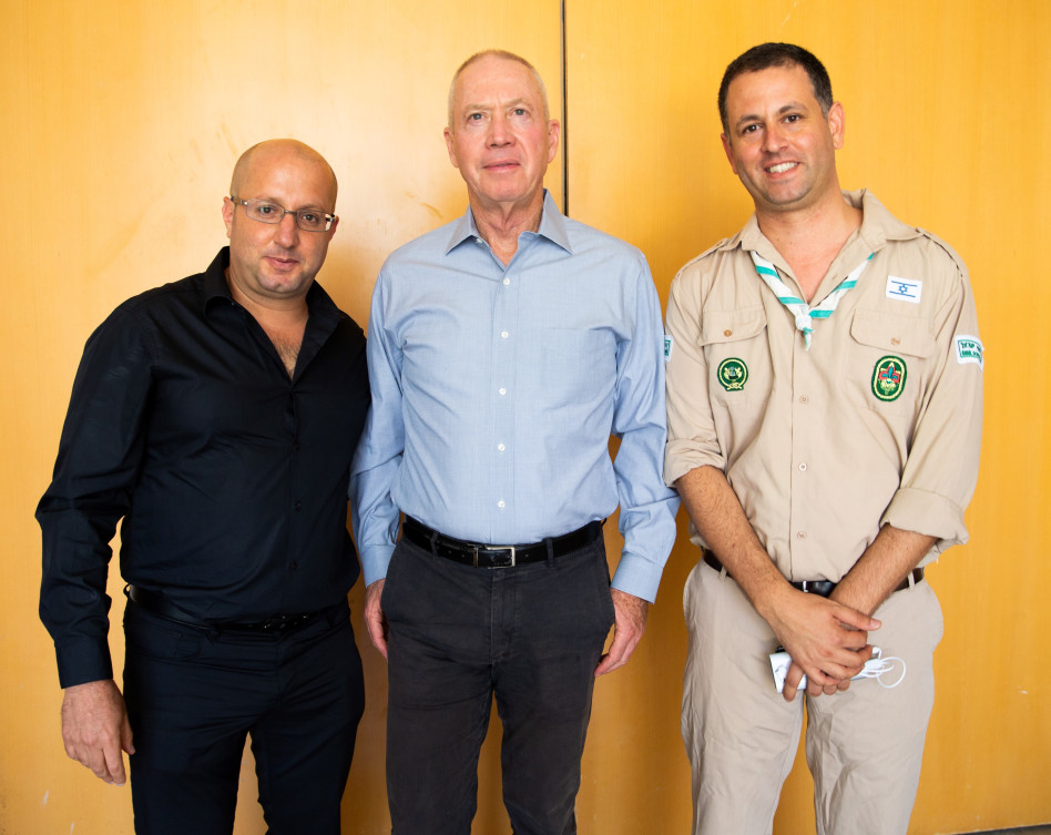 אלעד סנדרוביץ' יואב גלנט ותמיר כהן (צילם: ניר הדר)