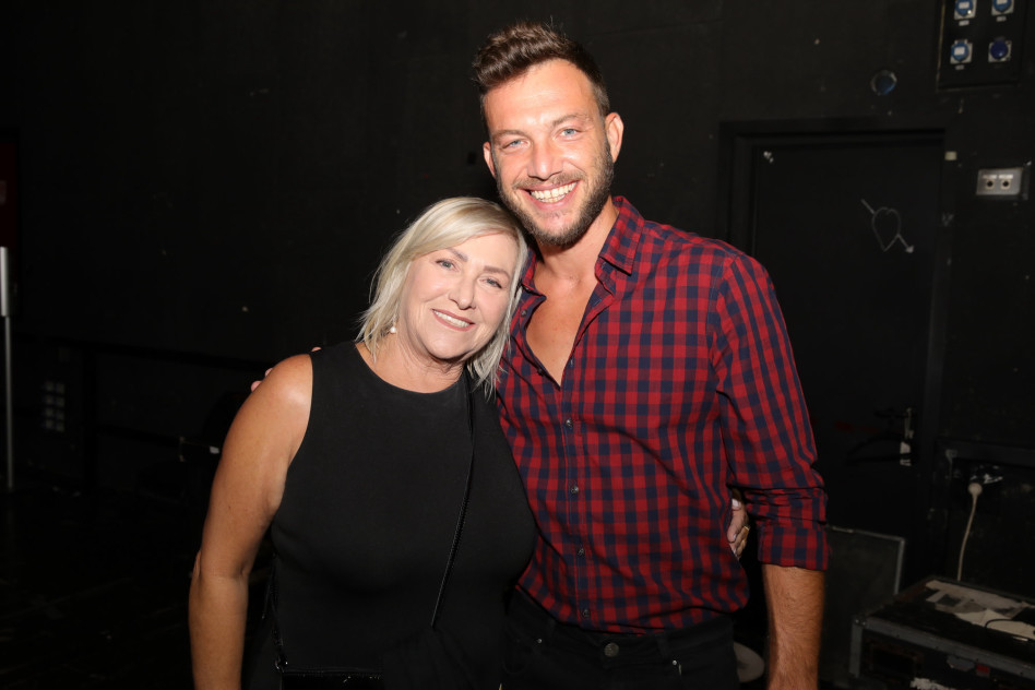 אמא באה לפרגן. עוז זהבי ואמו