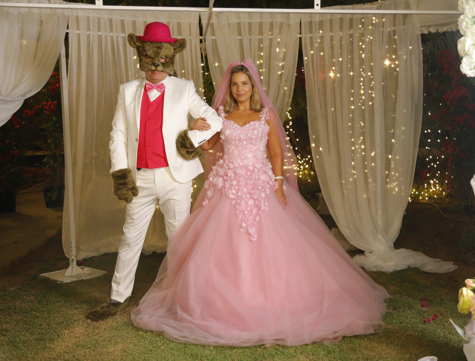 בשמלת כלה וורודה. שירי ונתן דטנר (צילומים: ליאור נורדמן)