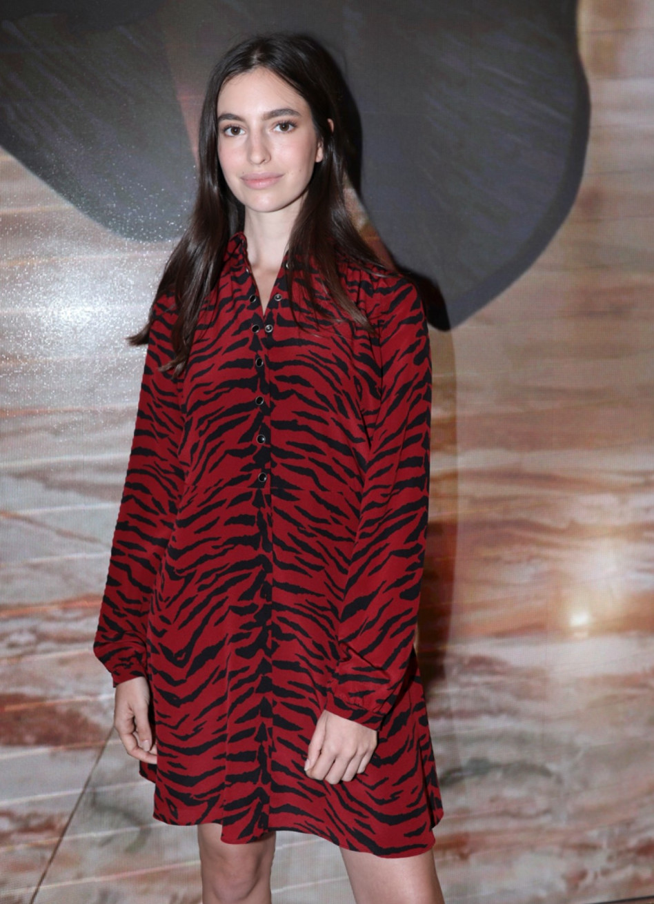 הפרזנטורית החדשה. תום נשר