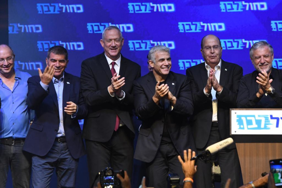 כחול לבן (צילום: אבשלום ששוני)