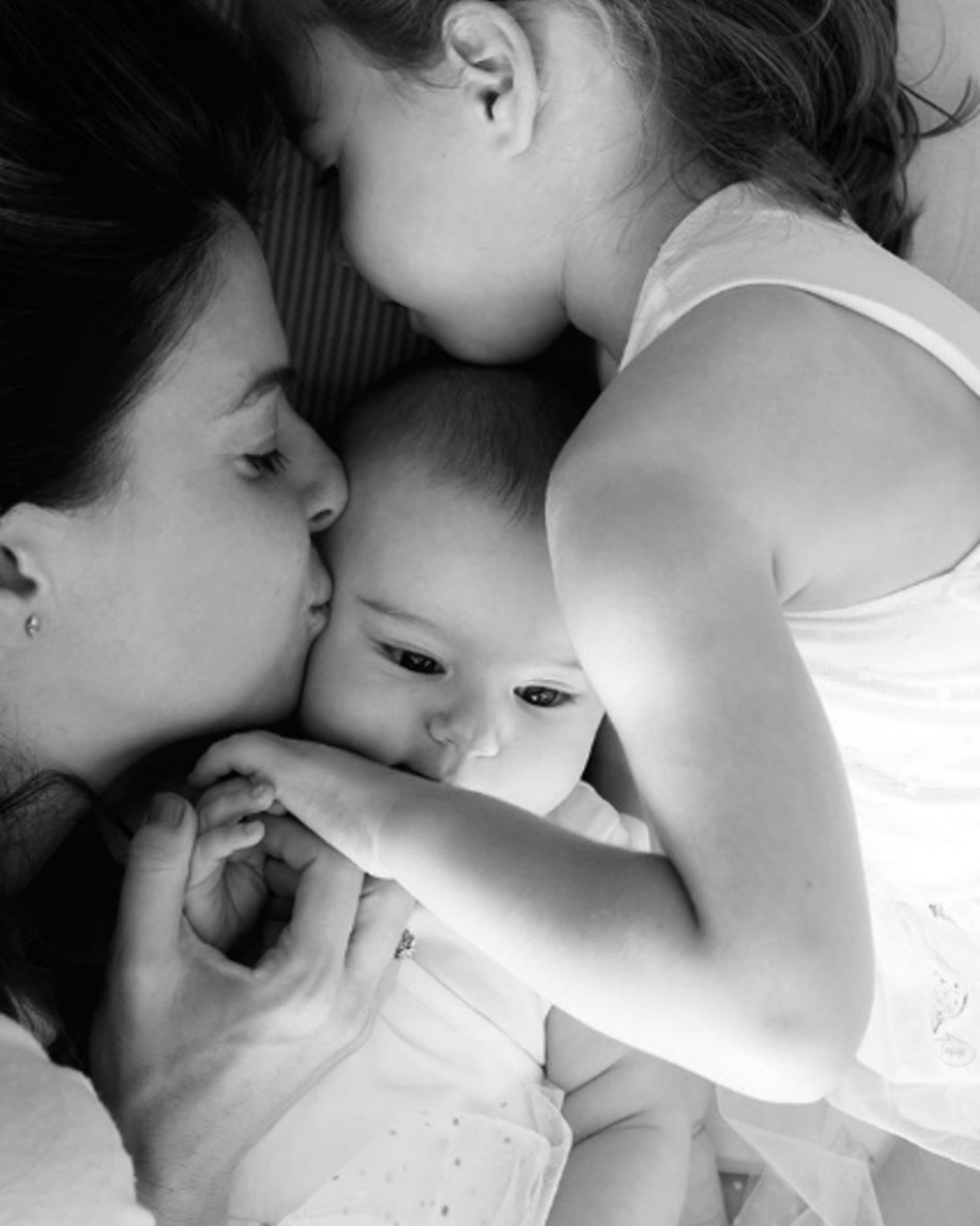 לירון ויצמן עם הבנות (צילום: אינסטגרם)