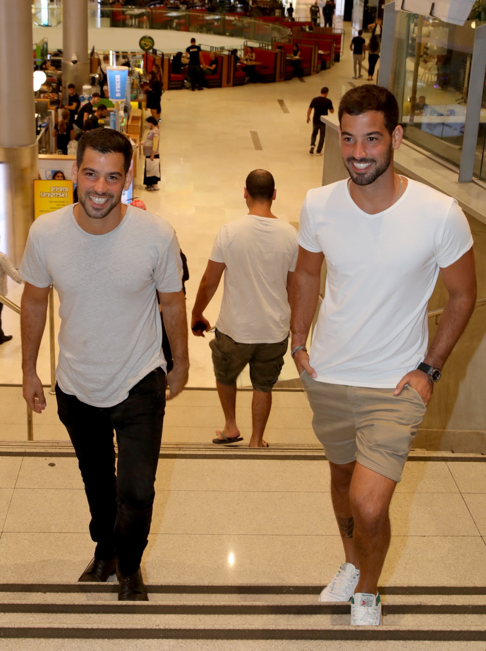 חתיכים. עמרי ורועי בן נתן (צילומים: איציק בירן)