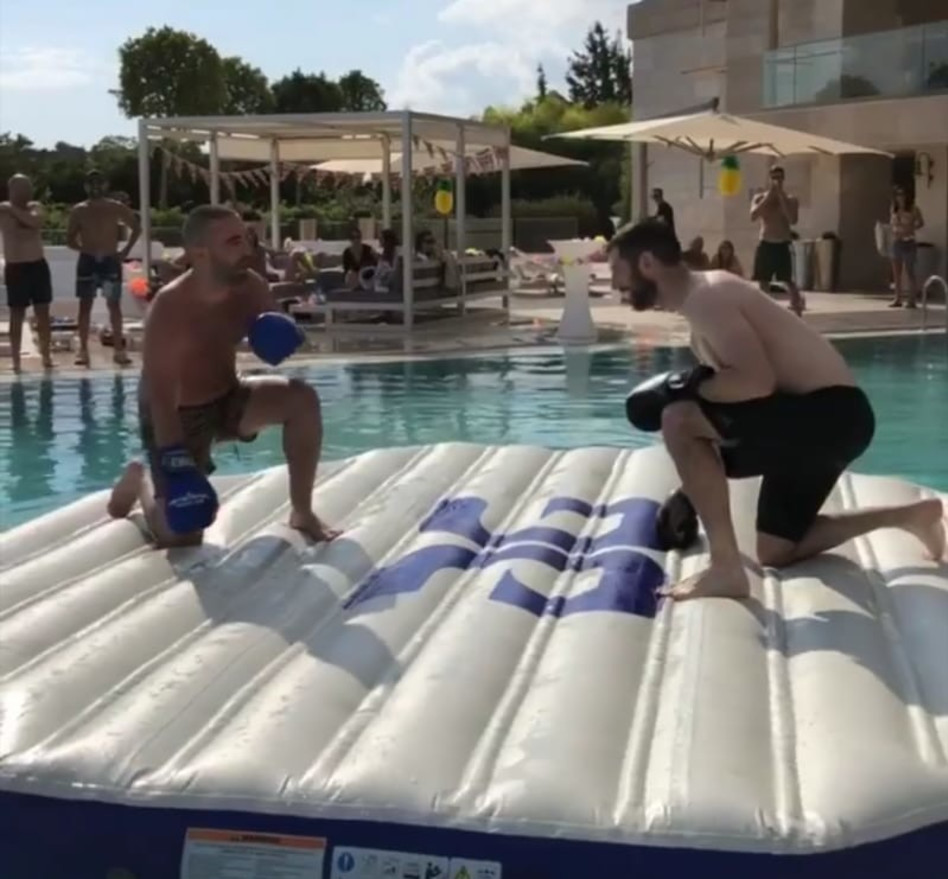 חיים אתגר ועומר אדם בקרב צמוד (צילום: אינסטגרם)