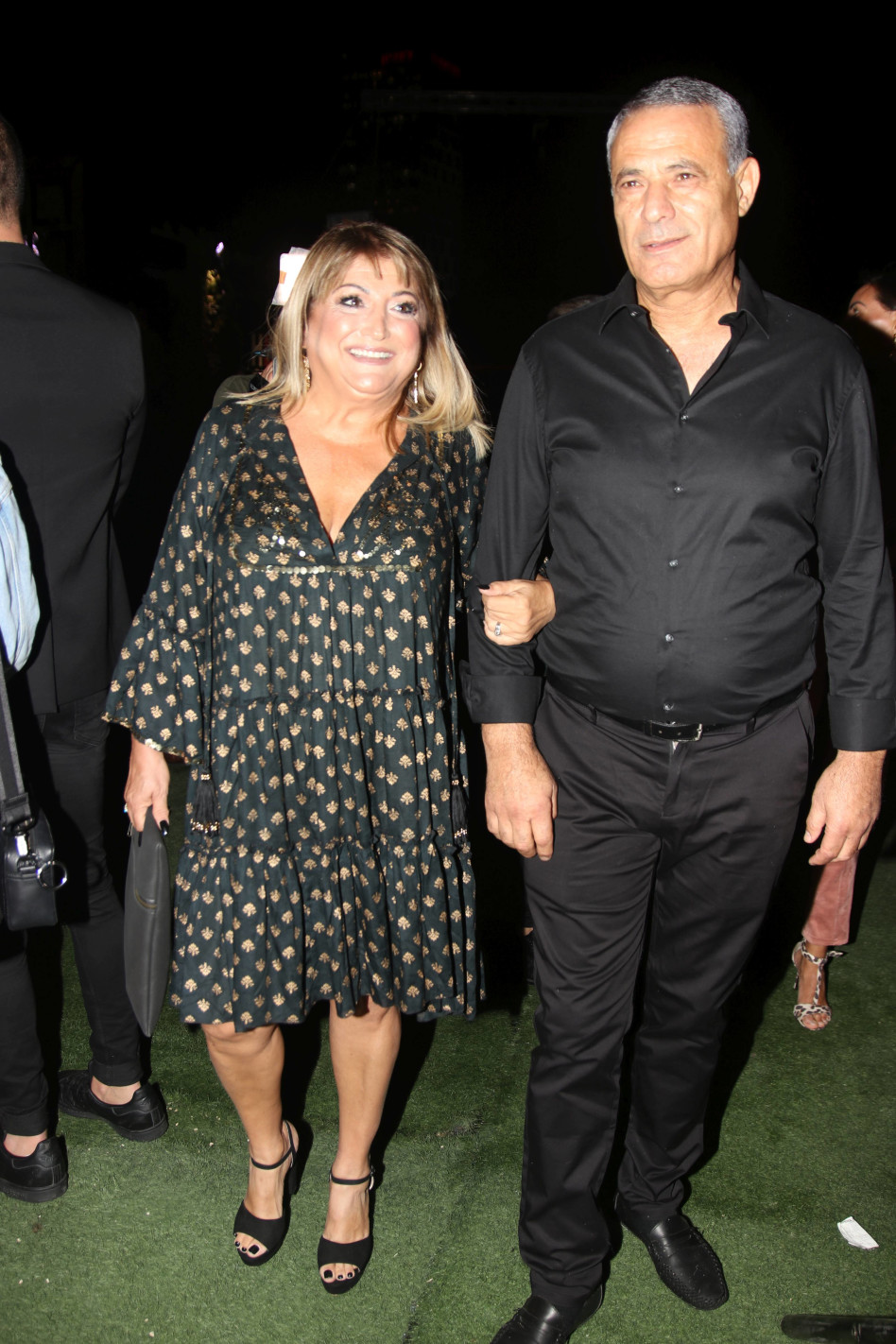 שולה זקן מתייצבת