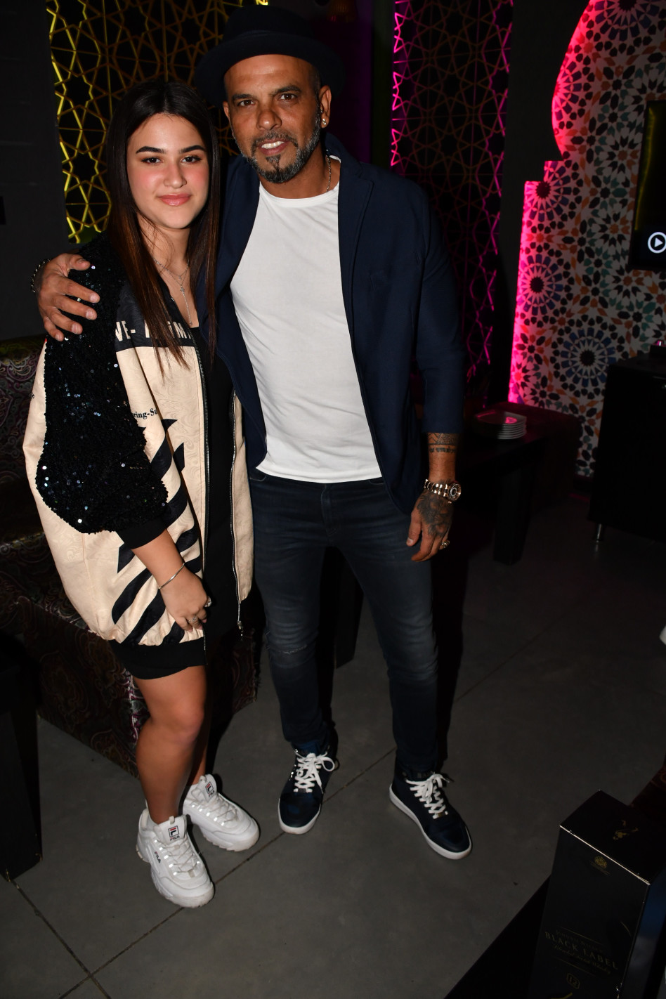 מצדה איש ימיני עם המנטור אייל גולן (צילום: אביב חופי)