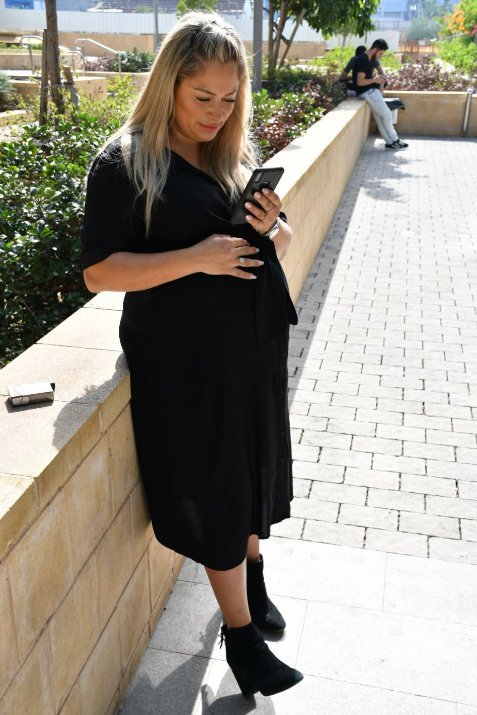 עוד רגע יולדת (צילום: מתן צור)