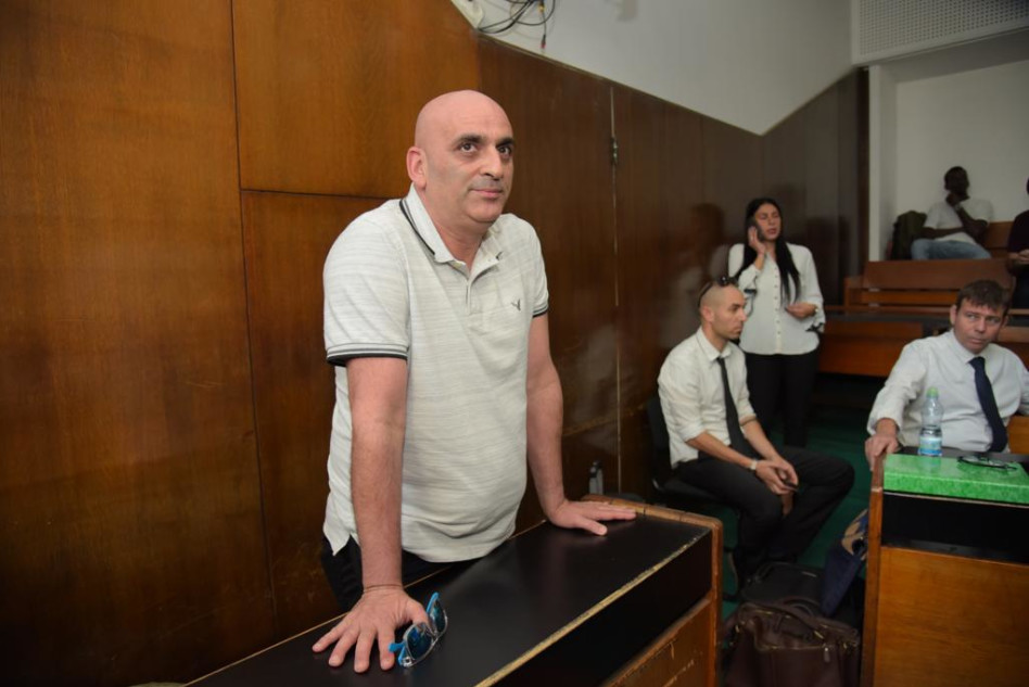 יובל המבולבל בהכרעת הדין (צילום: אבשלום ששוני)